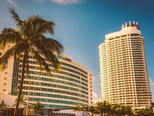 Die Vorderseite vom Fontainebleau Miami Beach
