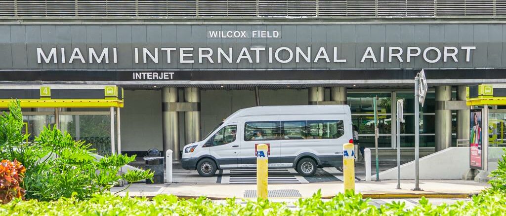 Ein Shuttle Bus am Flughafen Miami